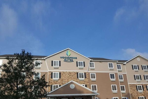 WOODSPRING SUITES LAKE CHARLES (Lake Charles)